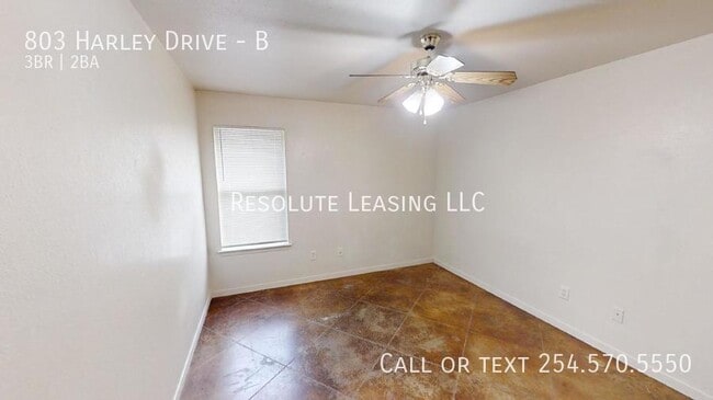 Building Photo - 803 Harley Dr