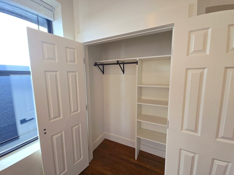 Building Photo - 1207 Lee St