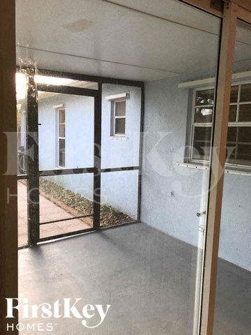 Building Photo - 11075 NW 27th Pl