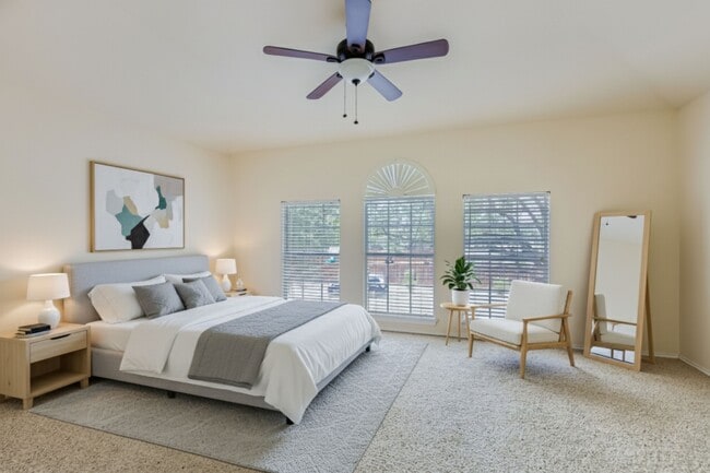 Building Photo - 1503 Lobo Mountain Dr