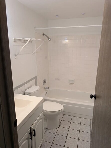 Building Photo - 8100 Delridge Way SW