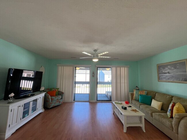 Building Photo - Myrtle Beach - 1 Bedroom / 1 Bath Condo