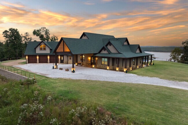 Building Photo - 8141 Hopper Rd