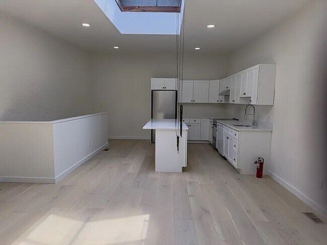 Building Photo - 536 N 19th St