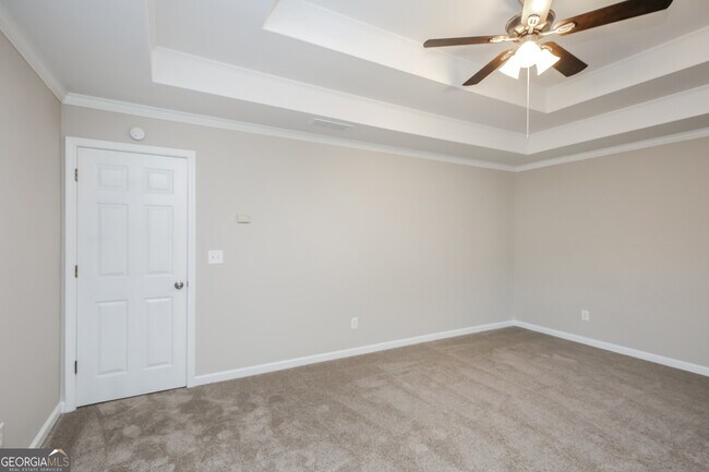 Building Photo - 911 Rolling Meadows Dr
