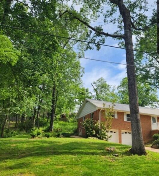 Front of most of year - 312 Signal Mountain Blvd