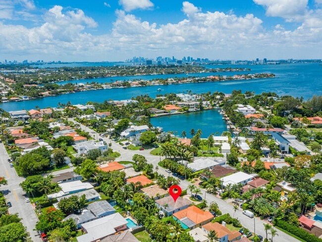 Building Photo - 8927 Hawthorne Ave