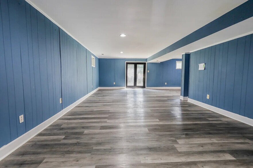 Building Photo - 11502 Riverview Rd