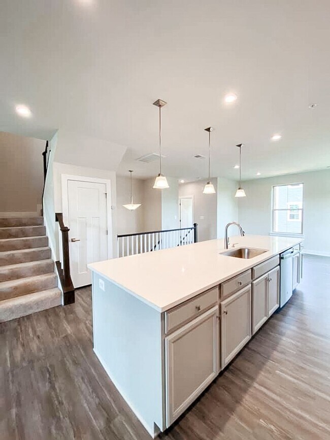 Building Photo - Immaculate & Stunning 3 Bedroom 2.5 Bathroom Brick, End-Unit Condo Style Townhome In Luxurious An...