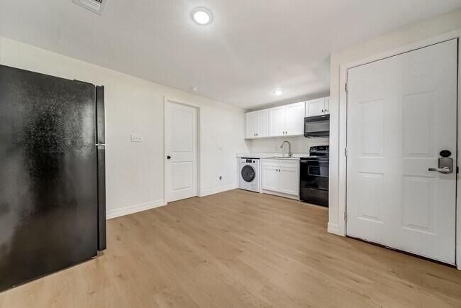 Building Photo - 411 Ave A
