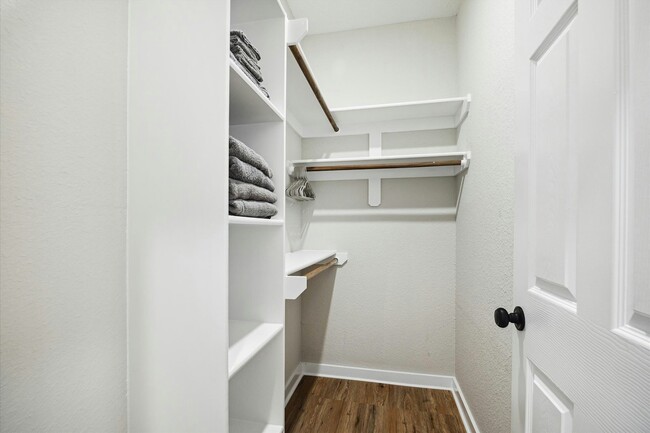 Building Photo - 10317 Lake Rd