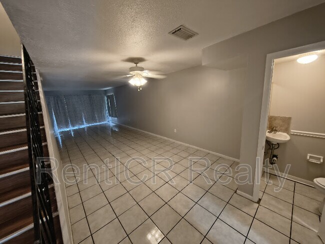 Building Photo - 1708 Azalea Ct