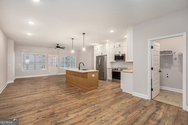 Building Photo - 138 Crestpoint Rd