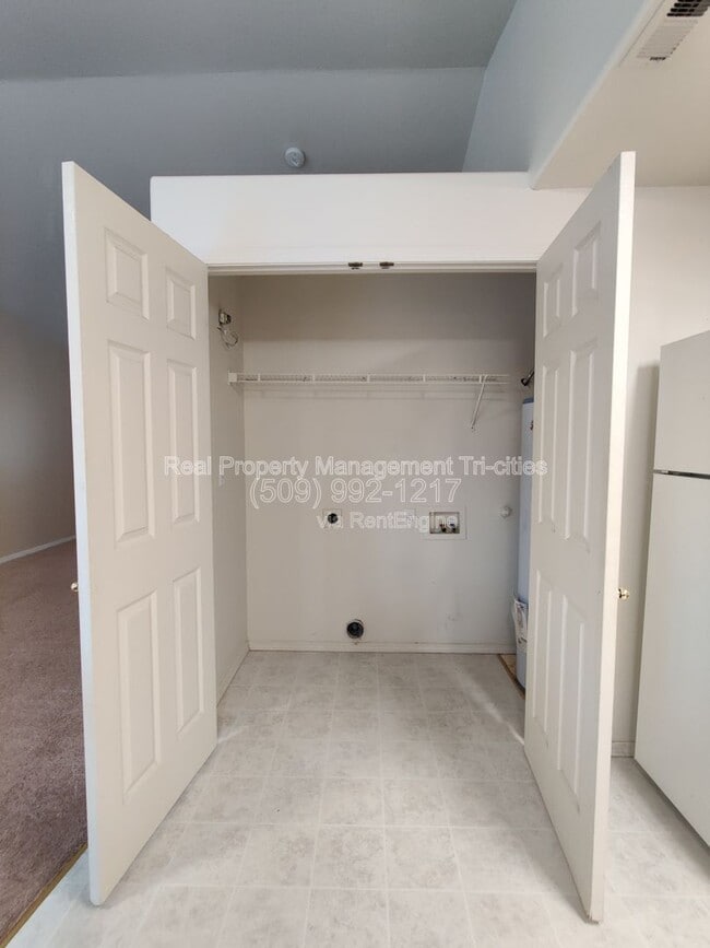 Building Photo - 4776 Mt Adams View Dr