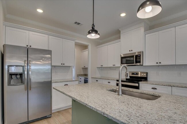 Building Photo - 5123 Huntley Trl