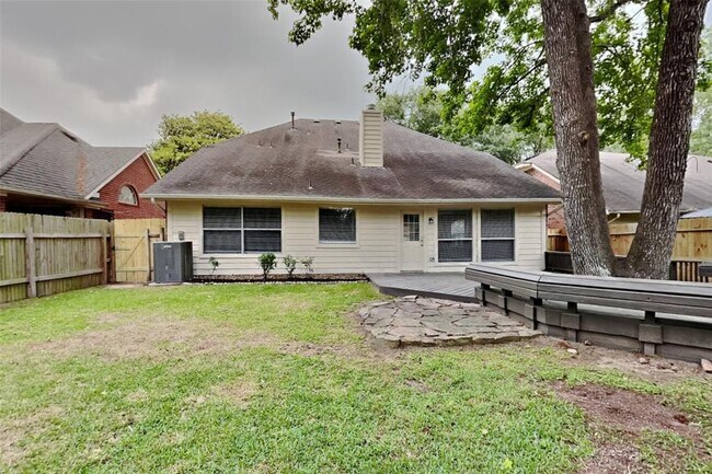 Building Photo - 25830 Richards Rd