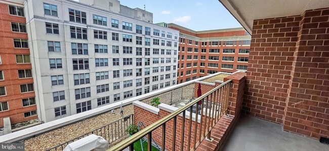 Building Photo - 1230 23rd St NW