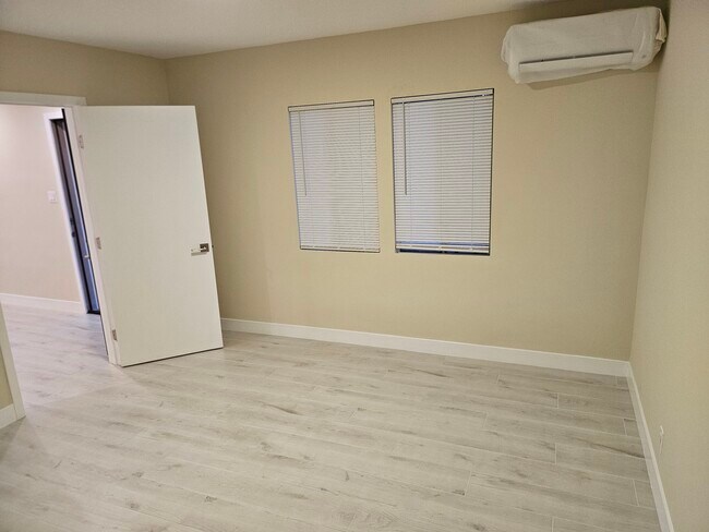 Building Photo - 2017 W Victory Blvd