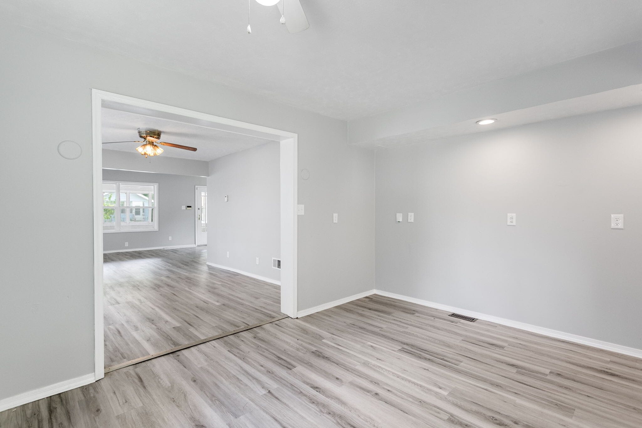 Building Photo - 833 E Dubail Ave