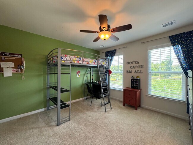 Building Photo - Amazing 6 Bed 5 Bath Single Family Home Wi...