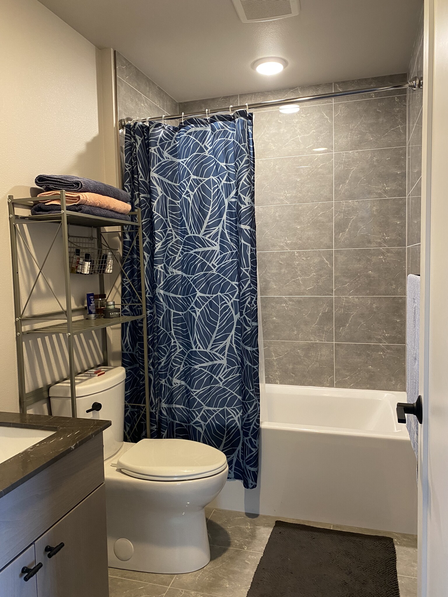 Bathroom with Deep Tub - 1801 N Rosa Parks Way