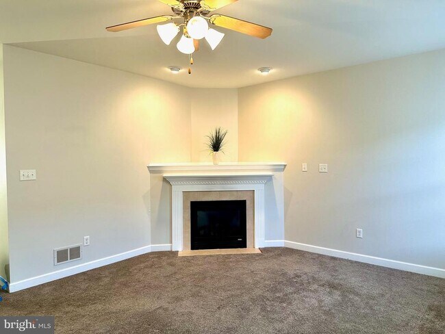 Building Photo - 207 Springmont Dr