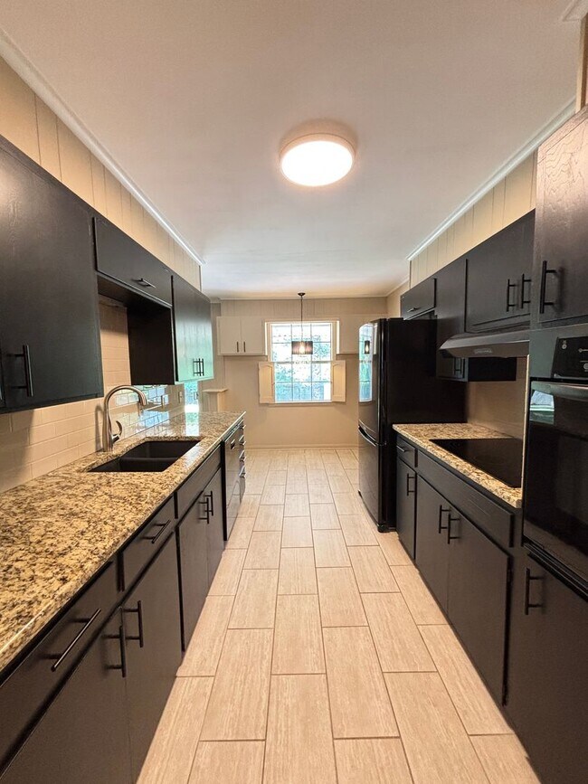 Building Photo - A House For Rent Does Not Come For Rent Ve...