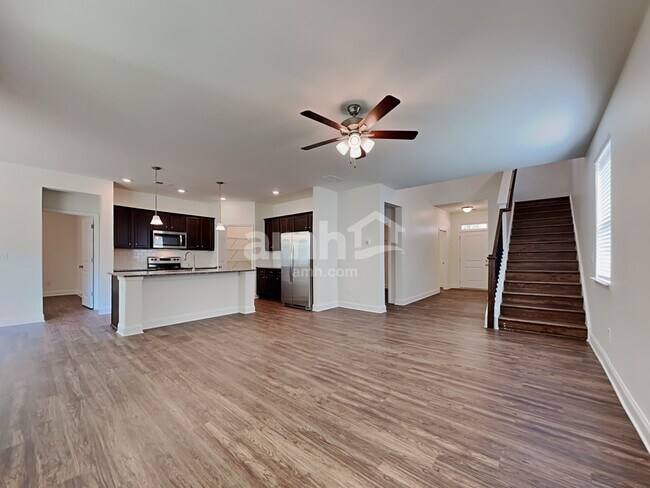 Building Photo - 5060 Hudson Vly Dr