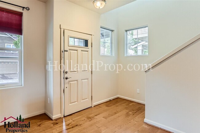 Building Photo - Beautiful 3-Bedroom Hillsboro Home in Desi...