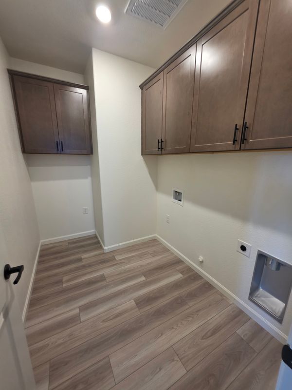 Building Photo - 2508 Oleander Dr