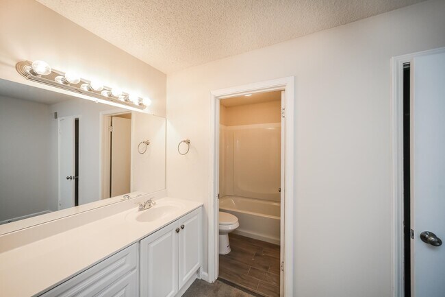 Building Photo - 6145 Shadowfall Cove