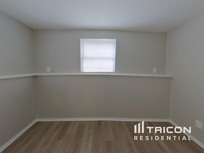 Building Photo - 5223 Split Oak Dr