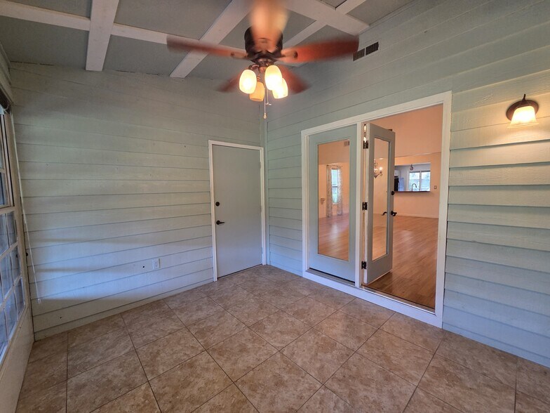 Building Photo - 35120 Whispering Oaks Blvd