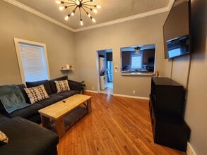 Building Photo - 307 W Scott St