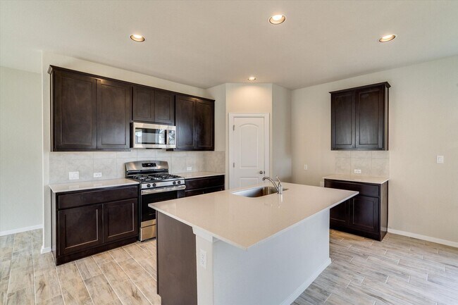 Building Photo - 123 White Dunes Dr