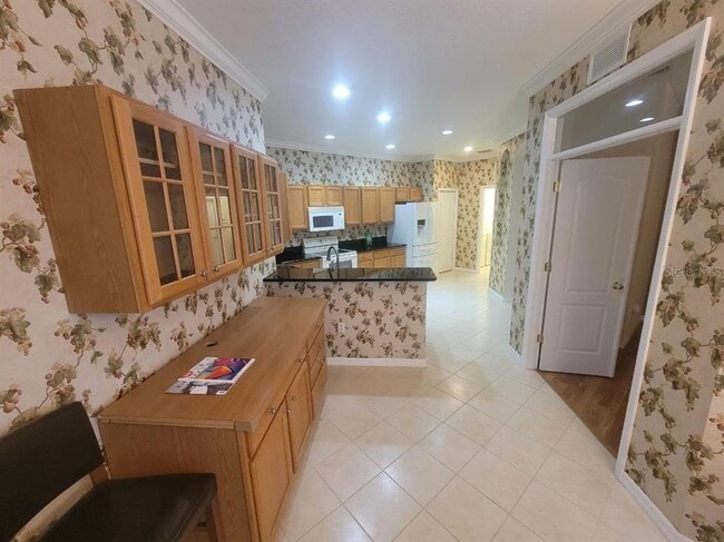 Building Photo - 4665 Whispering Oaks Dr