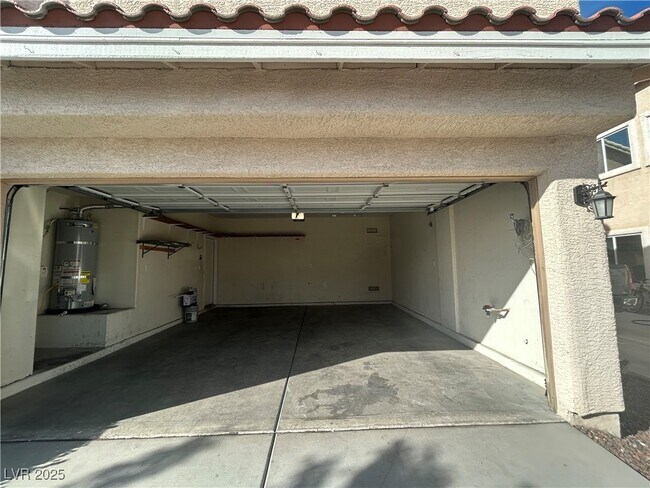 Building Photo - 8841 Blue Wolf St