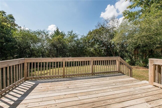 Building Photo - 331 Camilla Cir SW