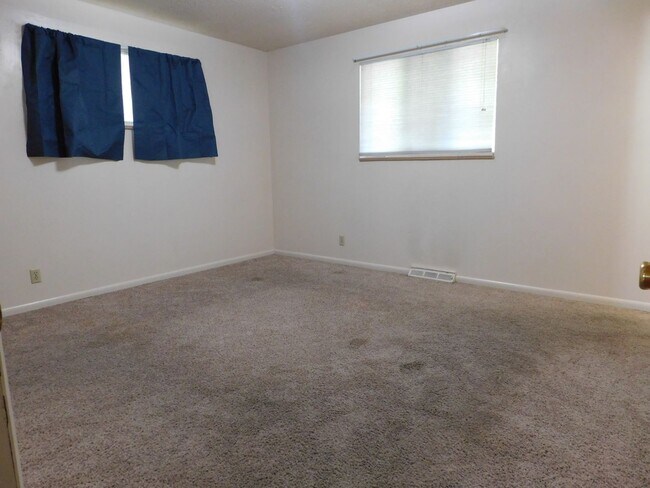 Building Photo - Spacious in the Redlands