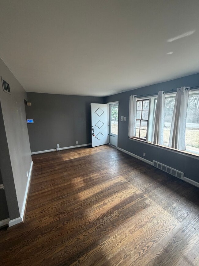 Building Photo - Charming 2BD/1BA at St. Louis