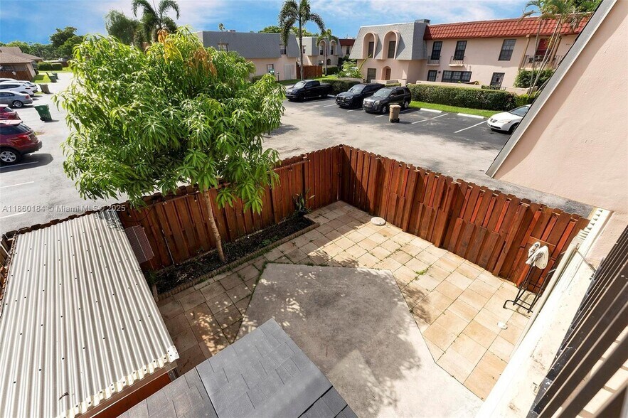 Building Photo - 2605 SW 73rd Way