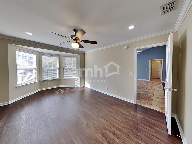 Building Photo - 2106 Bimelech Ln