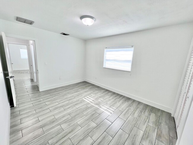 Building Photo - 7290 SW 34th Street Rd