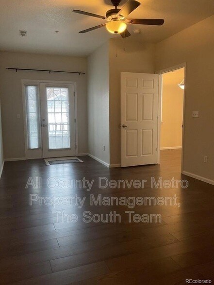 Building Photo - 5255 Memphis St