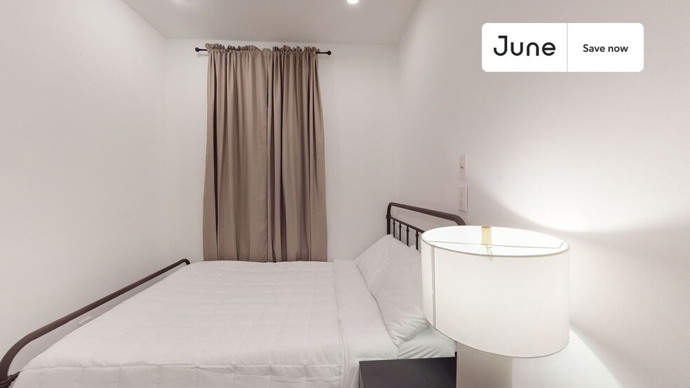 Building Photo - 345 E 21st St