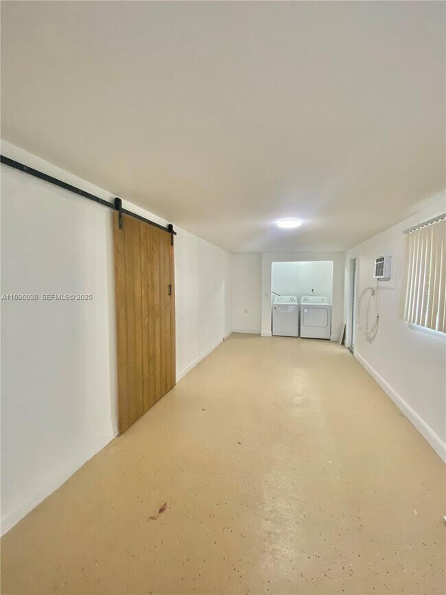 Building Photo - 12 Andros Rd