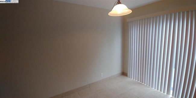 Building Photo - 2551 Twin Creeks Dr