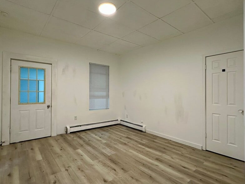 Building Photo - 35 Lincoln St