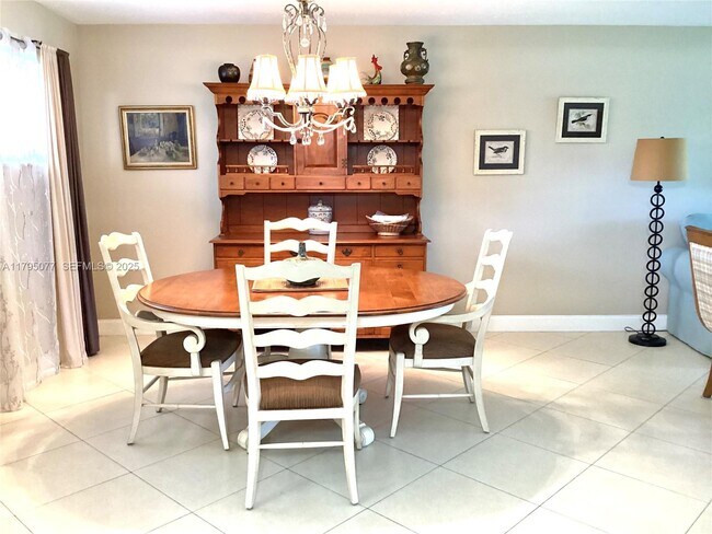 Building Photo - 8962 S Hollybrook Blvd