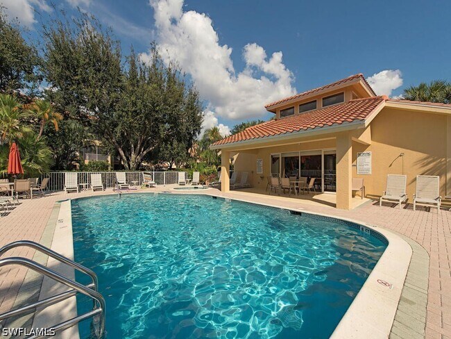 Building Photo - 1845 Les Chateaux Blvd